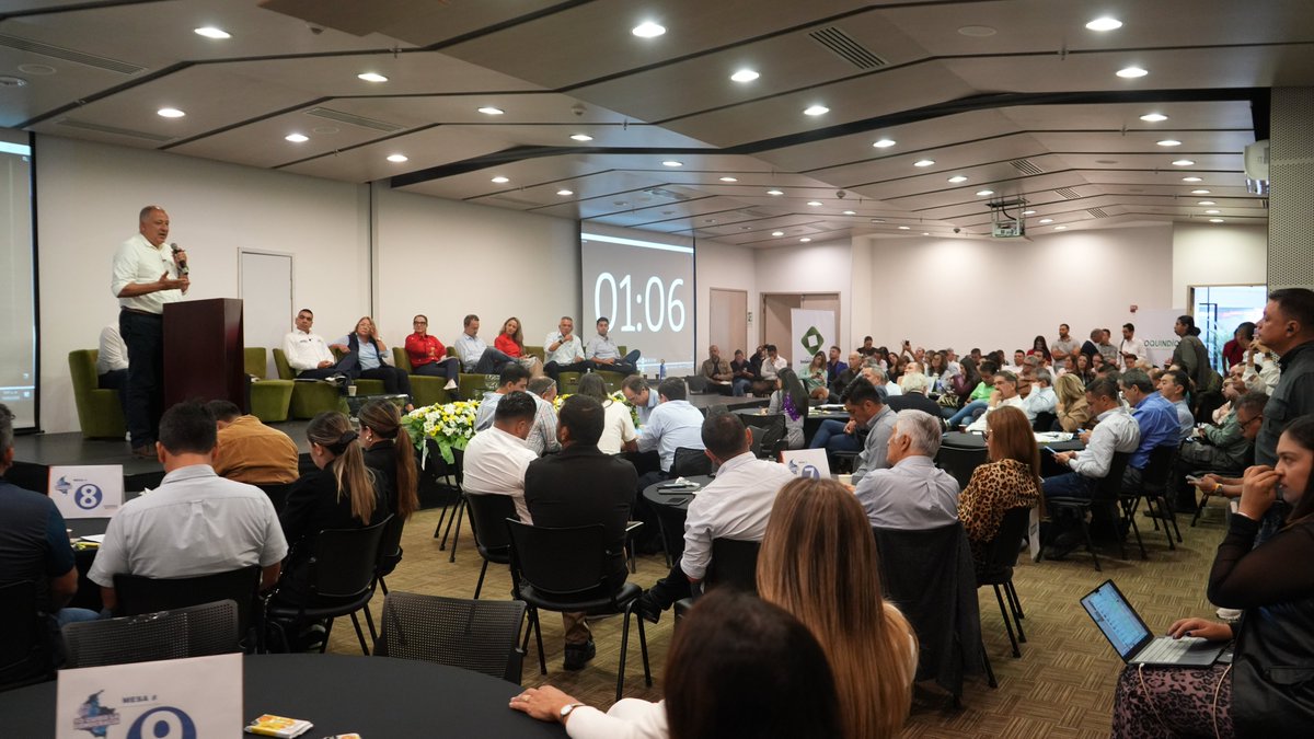 Participamos del Foro de Candidatos a Cámara y Senado, un espacio de diálogo organizado por ProQuindío, que reunió a empresarios, líderes sectoriales y ciudadanía interesada en conocer las propuestas de los aspirantes al Congreso de la República. eam.edu.co/foro-de-candid…