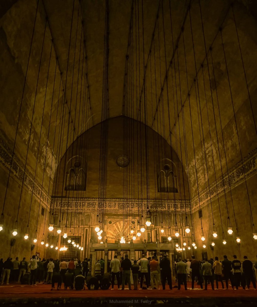 تراويح جامع السلطان حسن Old Cairo 🌙
( ايقونة معمارية )