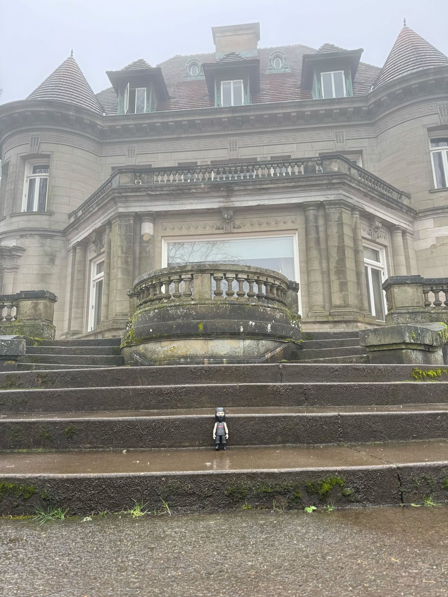 The vision just got bigger.
Hidden somewhere you can see all of Rip City at once.
Be the first to find this limited edition Yeat x Rip City bobblehead. Two free tickets to tonight’s game at stake.