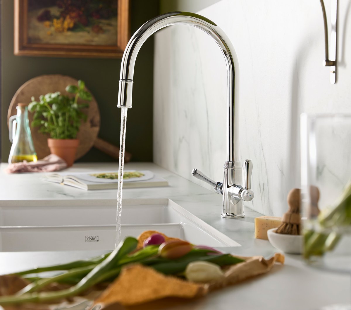 ClearwaterProd's tweet photo. Heritage design, modern performance.  The Clearwater Broadway Pull‑Out pairs elegant matal levers with a tall swan‑neck silhouette and premium PVD finishes  
Engineered for low pressure

#KBBbirmingham https://t.co/sfWffFDfpH