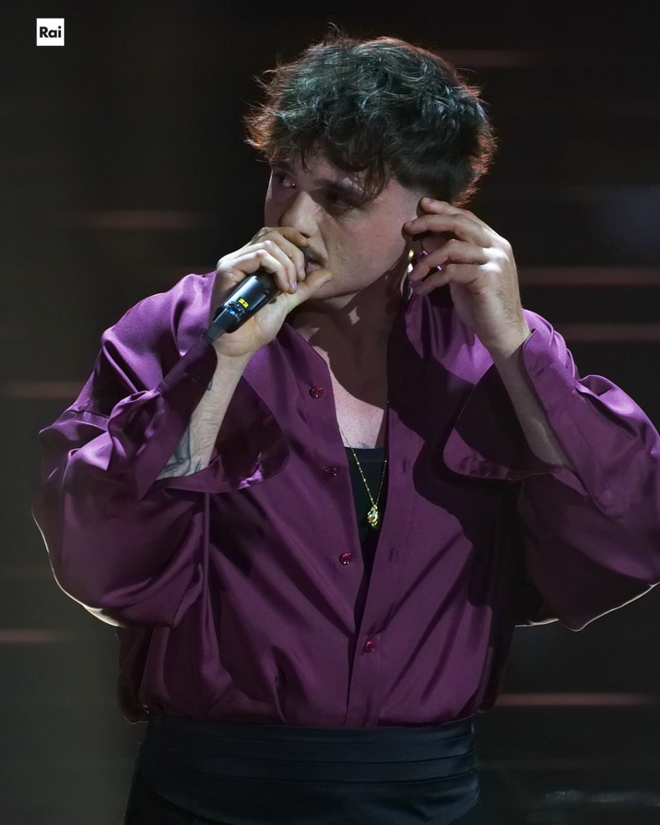SanremoRai's tweet photo. Avevamo una balorda nostalgia di te 🥹

#Sanremo2026 https://t.co/xYu7OuIZVS