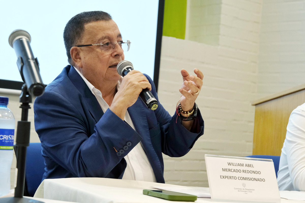 comisioncreg's tweet photo. #EnEsteMomento participamos en el Taller con comercializadores minoristas sobre la remuneración del margen.
El director ejecutivo Antonio Jiménez Rivera reafirma que estos espacios fortalecen el diálogo con el sector y permiten construir una mejor regulación. https://t.co/3KEOkYkXeL