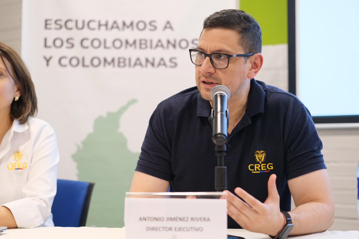 comisioncreg's tweet photo. #EnEsteMomento participamos en el Taller con comercializadores minoristas sobre la remuneración del margen.
El director ejecutivo Antonio Jiménez Rivera reafirma que estos espacios fortalecen el diálogo con el sector y permiten construir una mejor regulación. https://t.co/3KEOkYkXeL