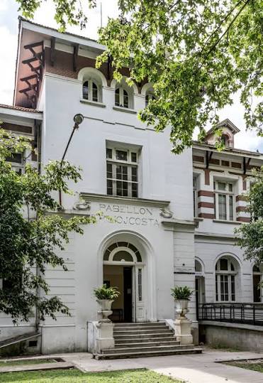 🆘️HOSPITAL ROFFO EN INMINENTE CIERRE* 

La información reciente indica una grave crisis presupuestaria en el Instituto de Oncología Ángel Roffo a principios de 2026, con reportes de peligro de cierre o funcionamiento crítico por falta de fondos y equipos inoperativos, afectando