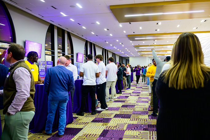 LSU National L Club tweet media