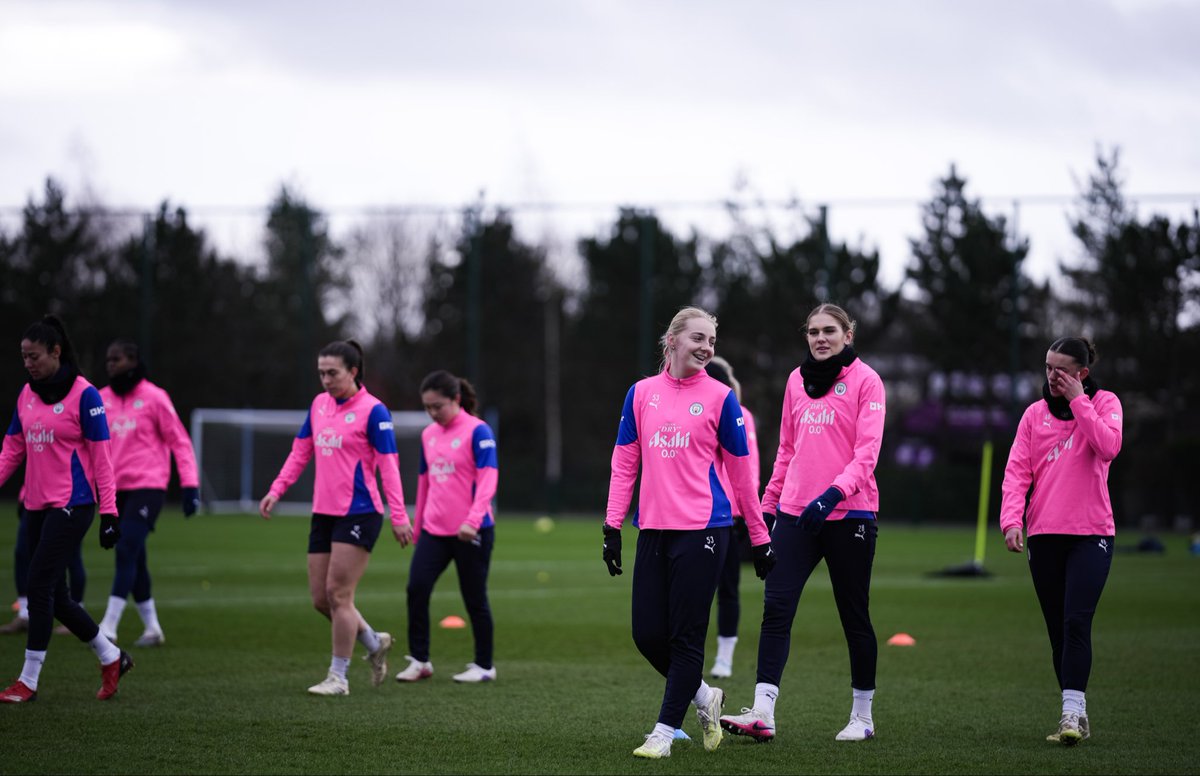 Mayzee Davies tweet media