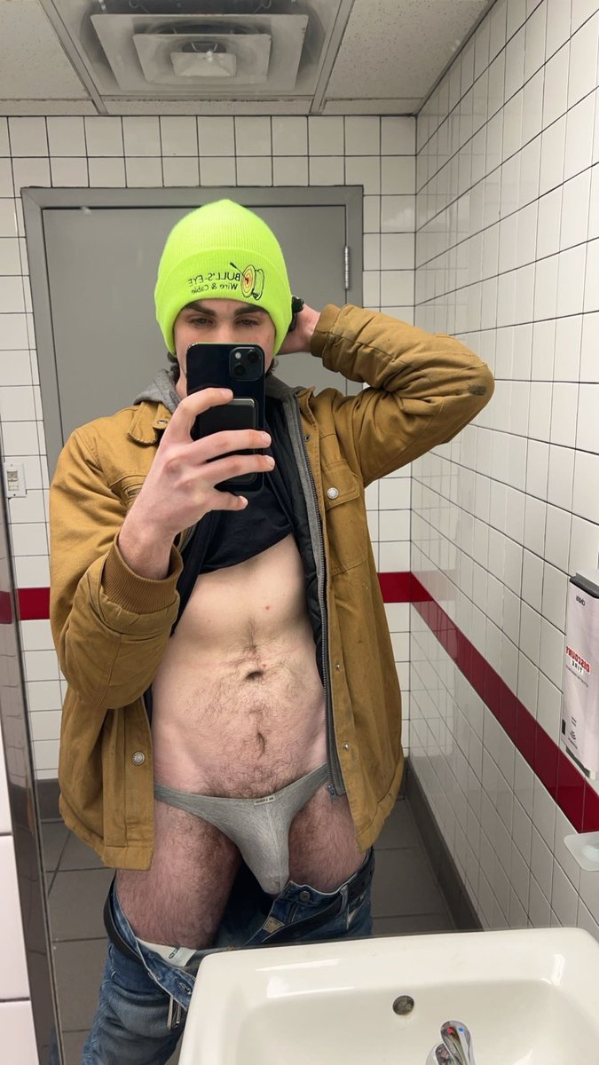 nobody here knows I’m wearing a thong 🤫