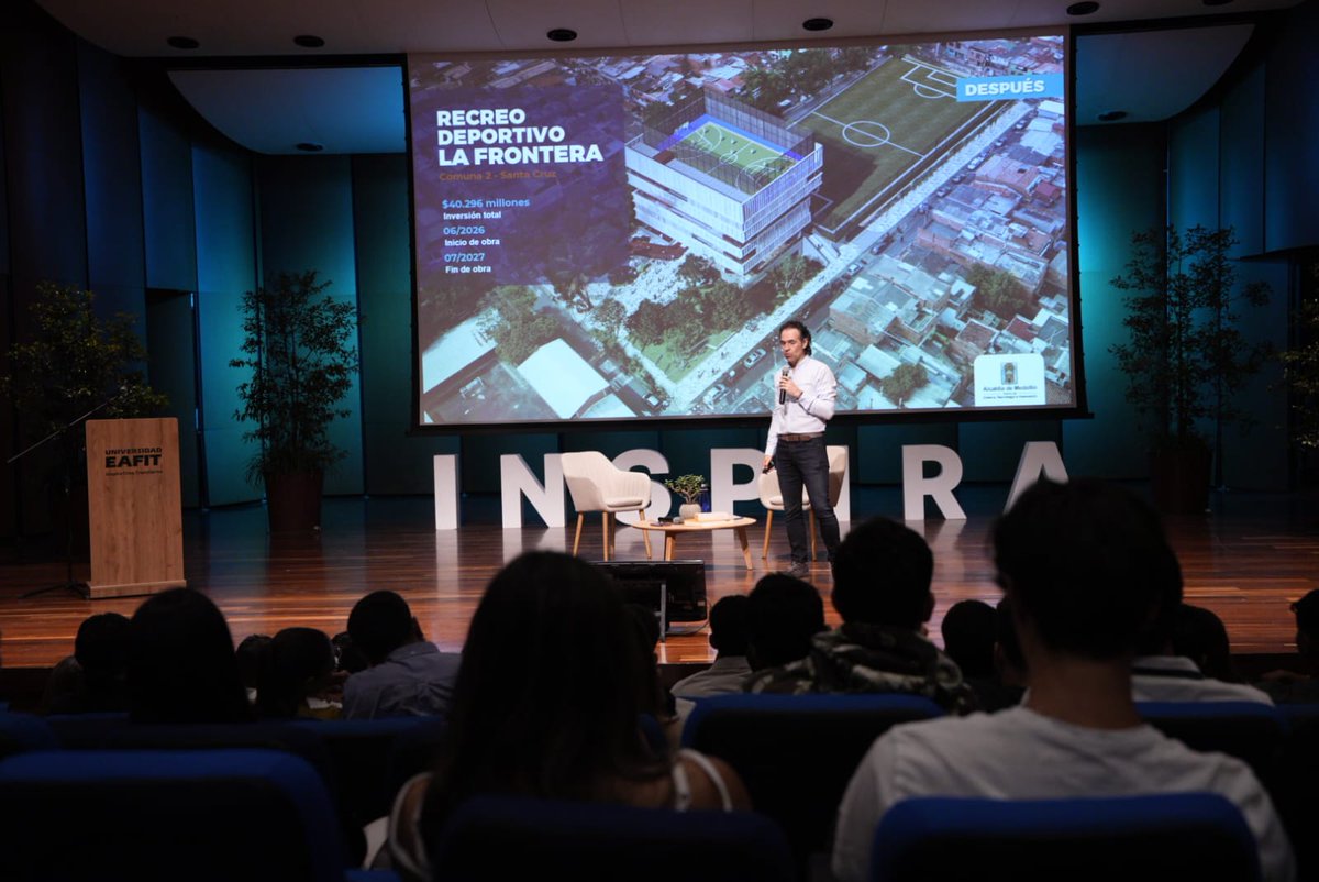 EAFIT's tweet photo. 📌En nuestro primer encuentro de #GlobalLeaders 🌐 de este año, titulado “El servicio público como camino”, conversamos sobre una pregunta central: ¿qué significa liderar desde lo público hoy? 🤔

En esta edición recibimos a @FicoGutierrez, alcalde de Medellín @AlcaldiadeMed, quien compartió su experiencia y reflexiones sobre el liderazgo entendido como una decisión de servicio y compromiso con la ciudad 🏙️🤝.

En este encuentro conversamos sobre los desafíos actuales del liderazgo: asumir responsabilidades colectivas, conformar equipos sólidos, abrir oportunidades para otros y comprender que la transformación no es individual, sino compartida. Fue un espacio para escuchar, preguntar y pensar cómo, desde el sector público, el privado o el emprendimiento, es posible ejercer un liderazgo con propósito ✨.