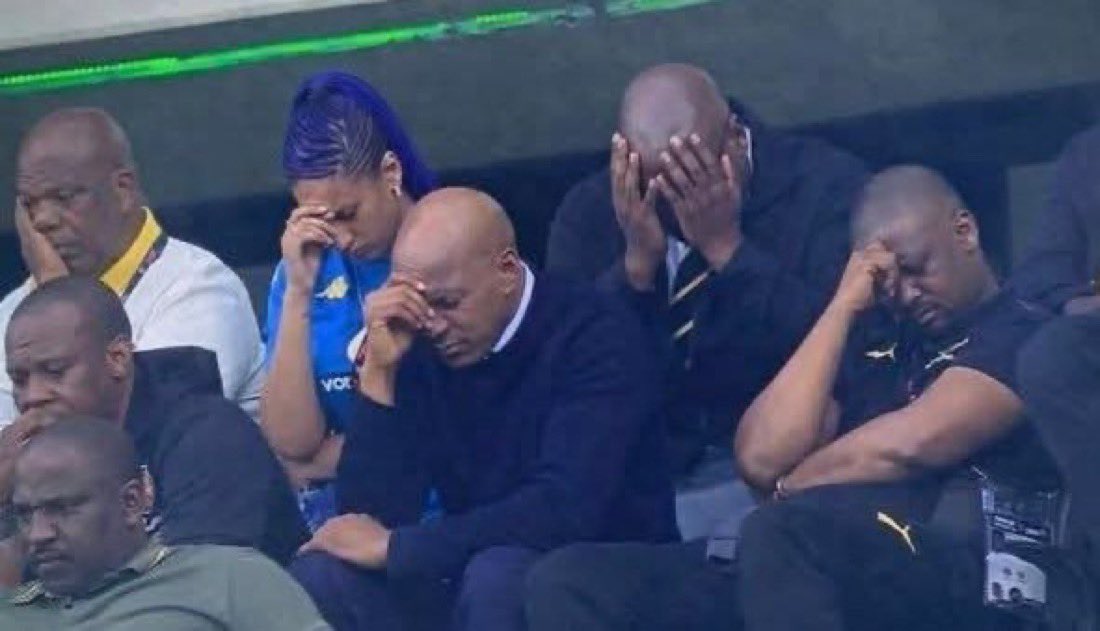 Tweeting_Dr's tweet photo. Kaizer Chiefs need an experienced Sporting Director who’s not a Motaung at least 🙈. The boots of Kaizer Senior are just too big for fill. Yes, I see the succession plan, but we have to wake up because for the last 10 years we have playing catch up with Sundowns . https://t.co/p0a3WkYmqM