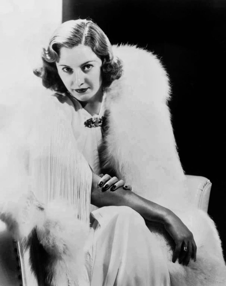 tunesville1's tweet photo. #Stany giving us the look https://t.co/JameCVqlVy