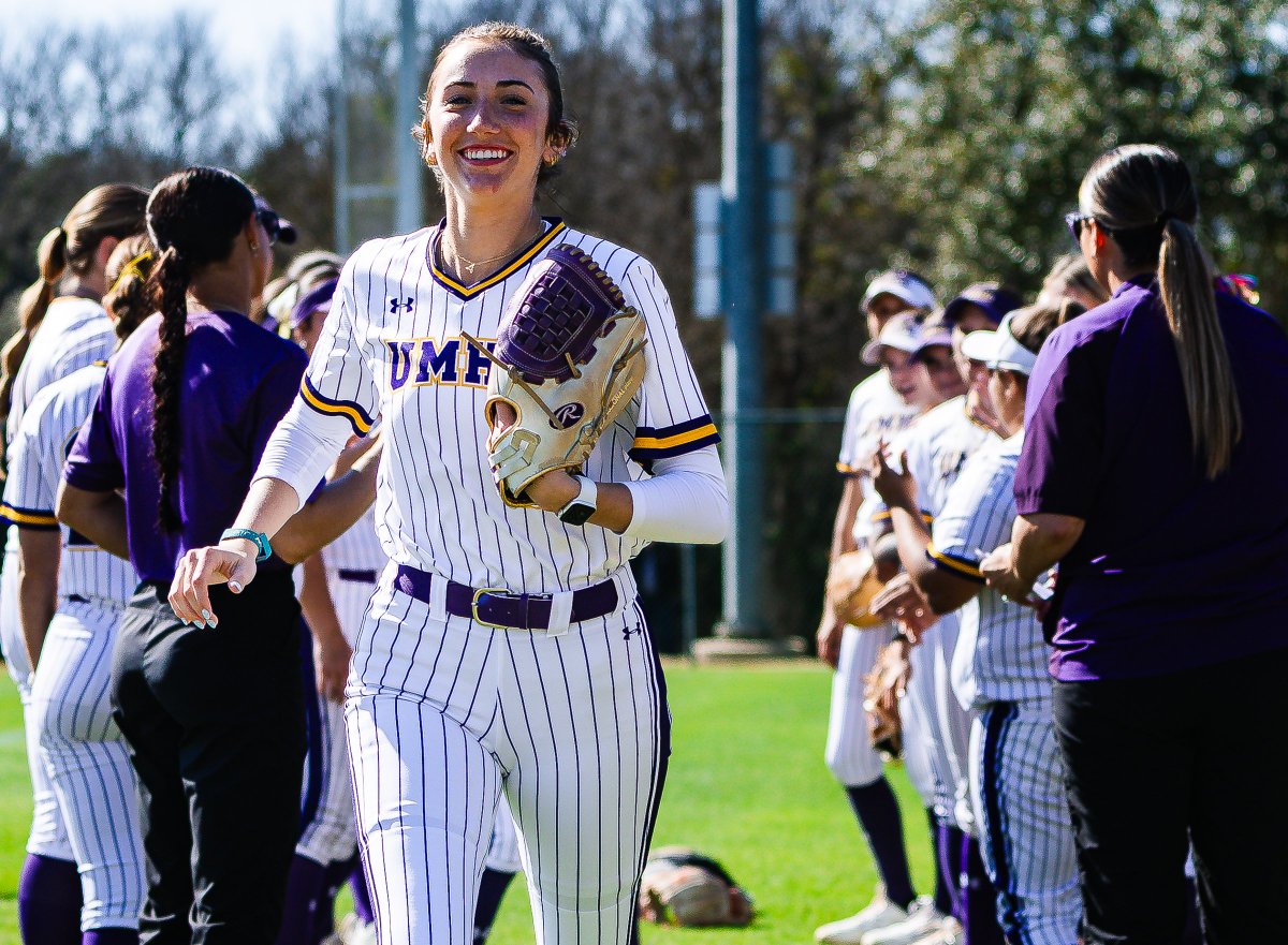 CruSoftball's tweet photo. diamonds are a girl's best friend 💎

#gocru https://t.co/KdJqsnE4CB