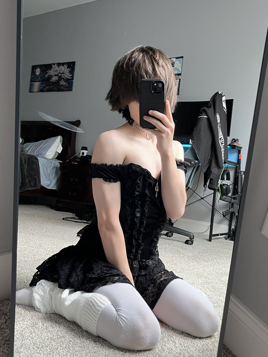 Smelly_M3lly's tweet photo. #femboy #femboys #femboyoutfit #smellymelly https://t.co/orwQr5Fys2