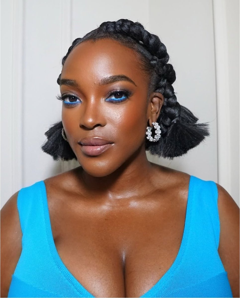 her necklace is so beautiful