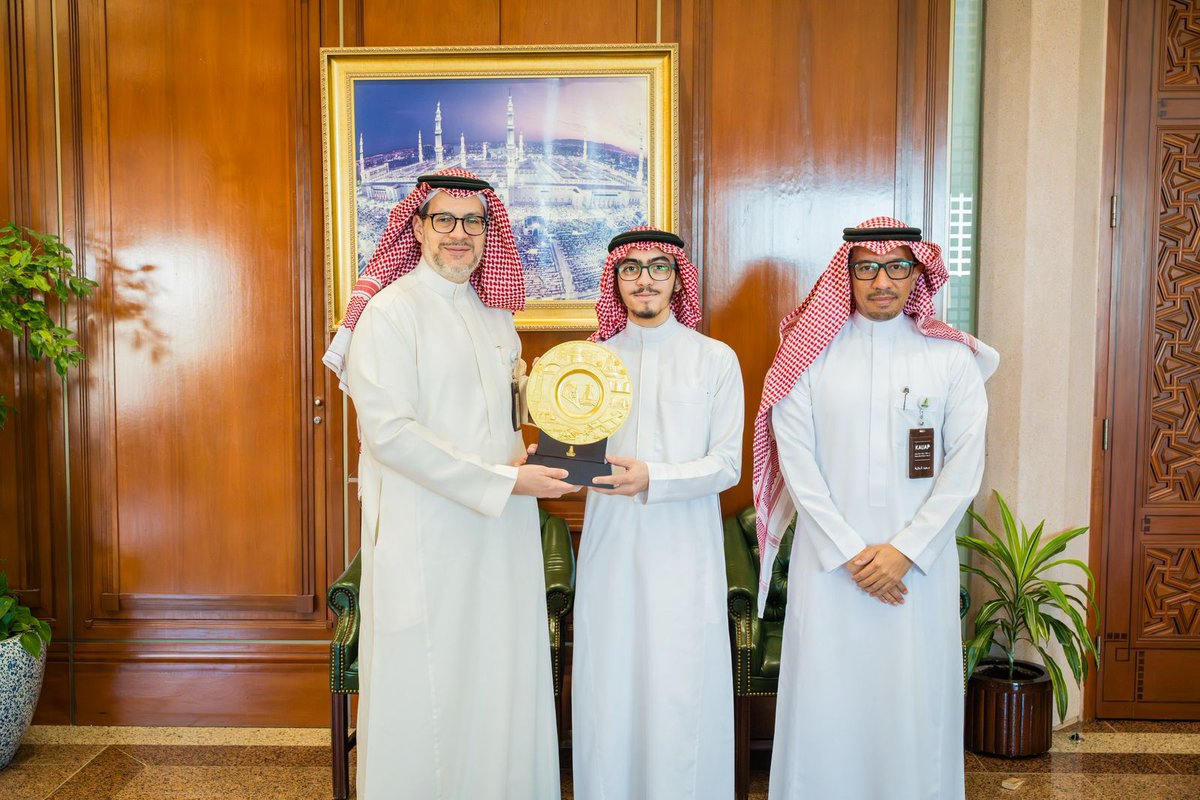 جامعة الملك عبدالعزيز tweet media