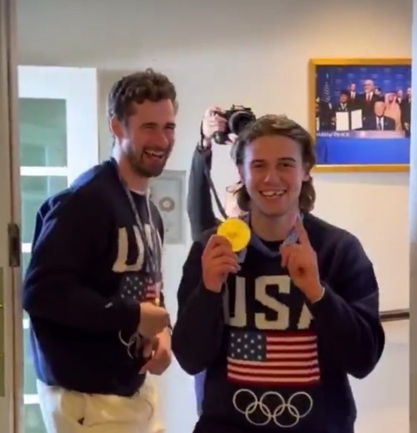 Jack has to get that tooth fixed eventually, but he should rock it for a month or so.

Best smile at the White House today 👊

The Golden Smile!