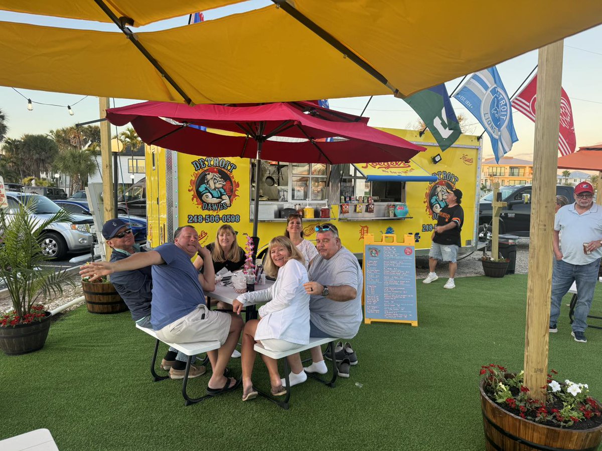 FMB_Chamber's tweet photo. Welcome Detroit Dawgs to the FMB Chamber! ๐ญ Located at 1375 Estero Blvd, across from the Lani Kai. Serving up Detroit style hot dogs and more! Plus every Friday they donate $1 per hot dog to the FMB Fireworks Fund. #FMBStrong #SupportLocal https://t.co/AbEmtcEU9Z