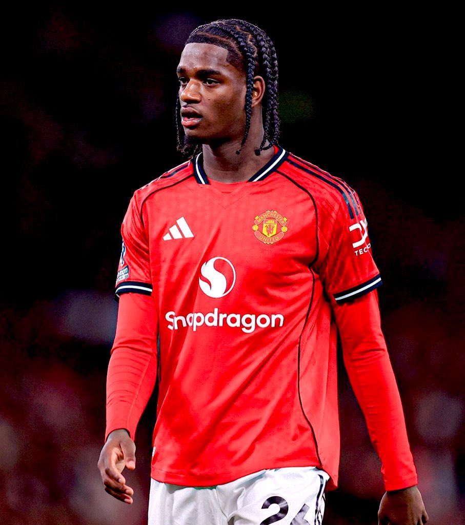 🚨🗣️ Zirkzee on who talks the most in the dressing room: “Ayden Heaven, omg, he doesn't stop. Ayden doesn't stop talking”.

🗣️ Amad: “Ayden Heaven talks the most” 😂❤️