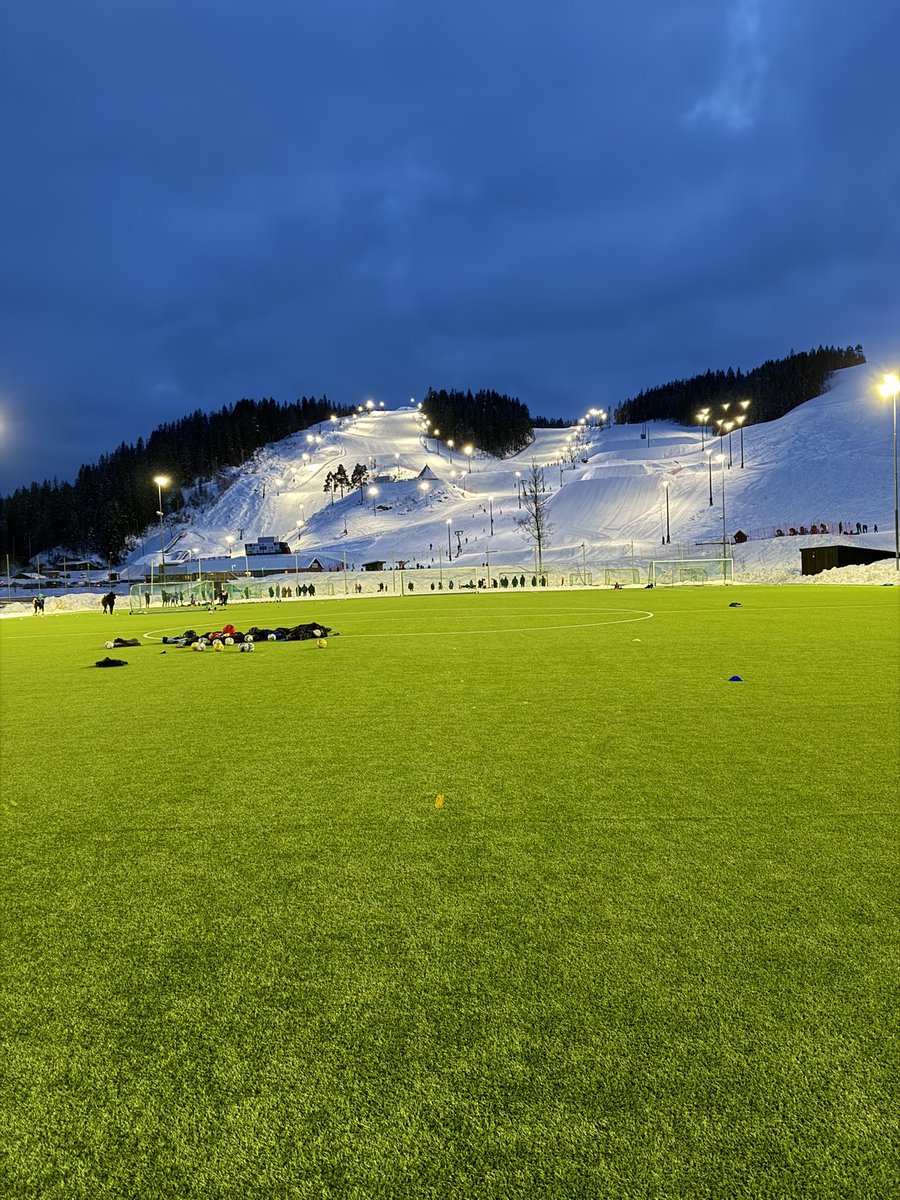 Magnus Polden tweet media