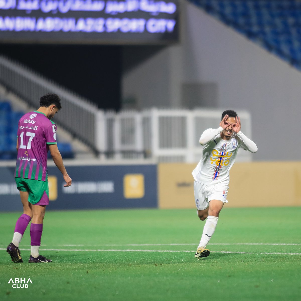 abhaFC's tweet photo. 📸 أبـو سعــد 🤩♥️💙🤍

#أبها_الأنوار | #دوري_يلو https://t.co/Jsj237Wi1s