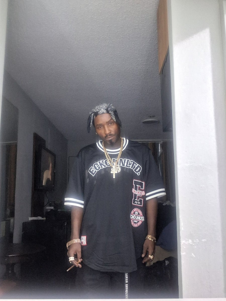 KingSweeeTheDON's tweet photo. 1995 https://t.co/ZkWczb1nIv