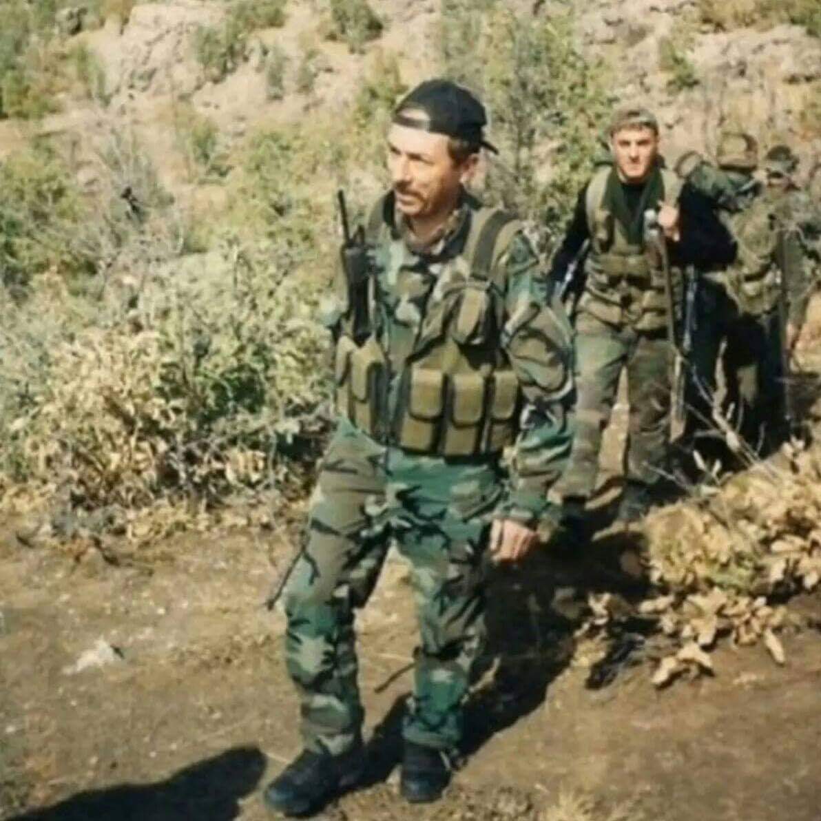 Özel Harekat Daire Başkanı Behçet Oktay'ı vefatının yıl dönümünde rahmetle anıyoruz. 

Biz onun intihar ettiğine hiç inanmadık. Ruhu şad olsun. (25 Şubat 2009)