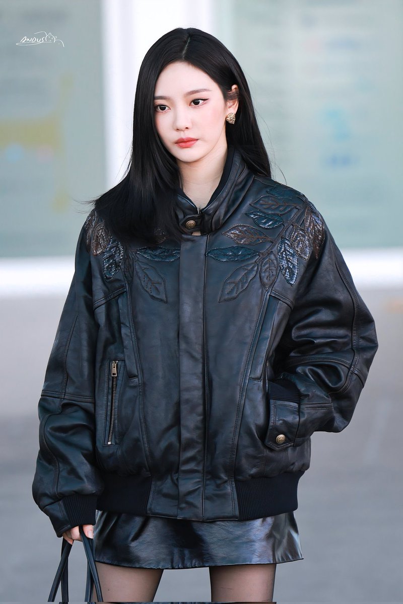 aespaverse1117's tweet photo. MYs! 
Drop the tags for NINGNING! 🦋

Reply with keywords + tags

NINGNING EMBRACES GUCCI 
#NINGNINGxGucci #MFW https://t.co/86Up3zgn7e