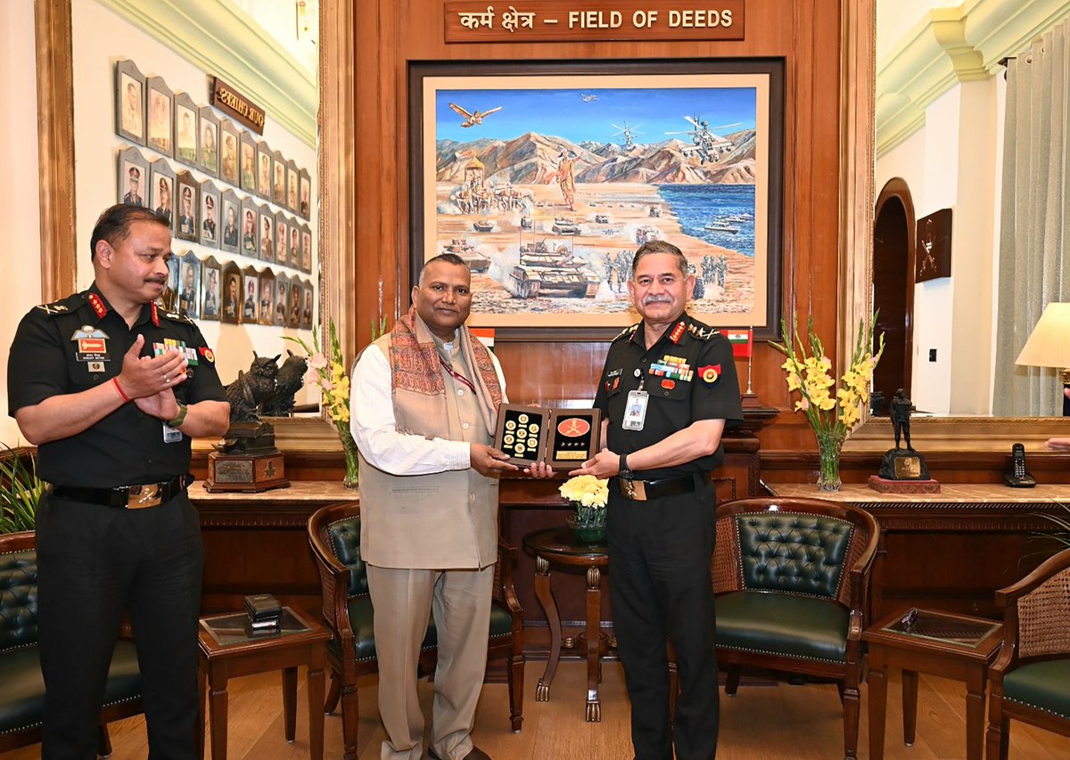 adgpi's tweet photo. A New Milestone in Inter-Ministerial Cooperation 🇮🇳

#IndianArmy and #IndianRailways have launched a “Framework of Cooperation” to strengthen post-retirement employment avenues for Agniveers and Army personnel.

Guided by senior leadership of the Indian Army and the Ministry of Railways, the initiative seeks to facilitate smoother transitions to civilian careers, enhance awareness of employment opportunities within the Railways and establish a responsive support mechanism for retiring personnel.

The framework reflects a shared commitment to empowering Veterans with meaningful second careers while contributing to National Development.

#NationBuilding
#MilitaryCivilSynergy
@DefenceMinIndia
@SpokespersonMoD
@RailMinIndia