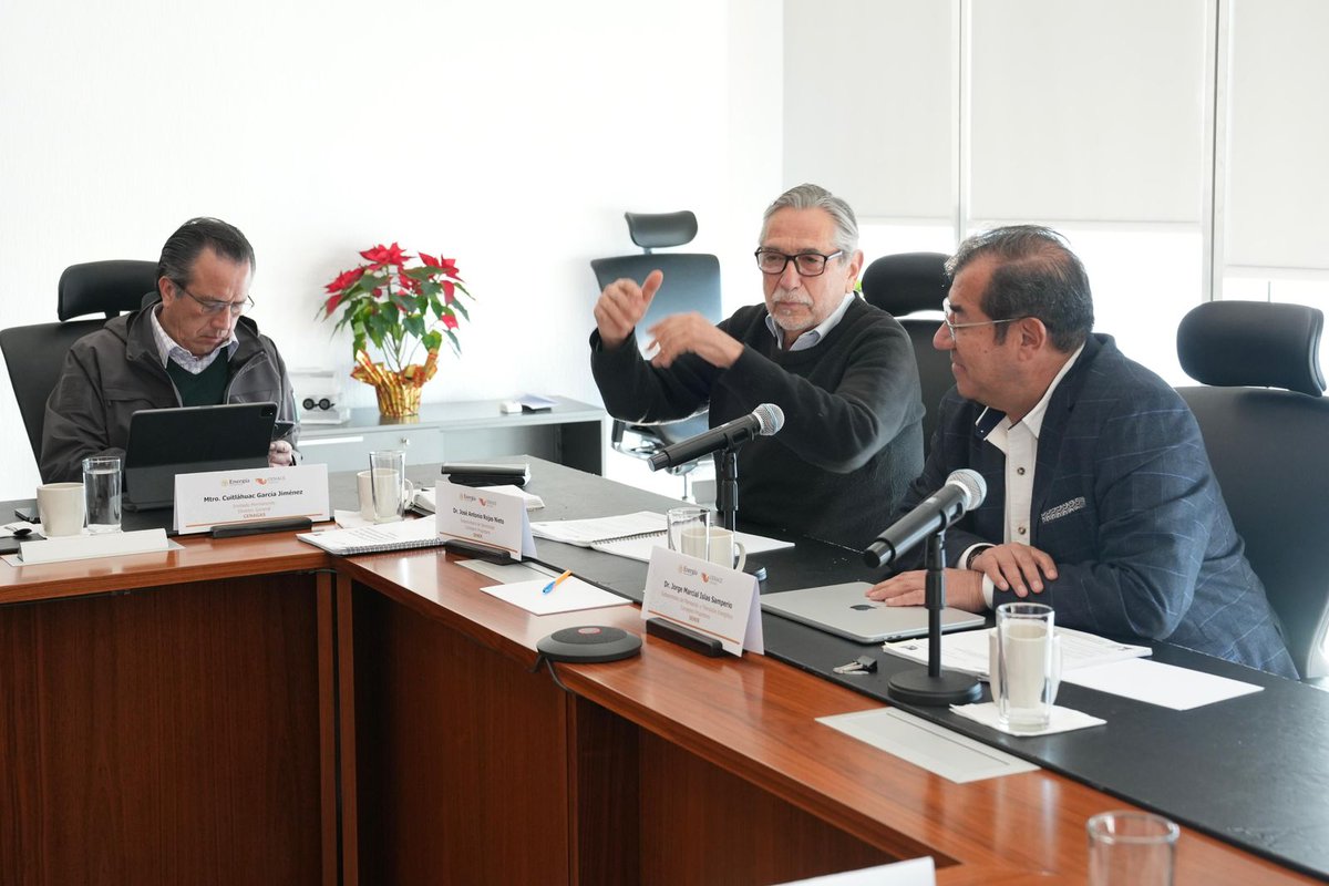 SENER_mx's tweet photo. 👉🏼 Se llevó a cabo la sesión para autorizar el Programa Estratégico del @CenaceMexico 2026-2030, para asegurar un suministro eléctrico 💡 continuo y eficiente, alineado con la nueva política energética y garantizar el control operativo del Sistema Eléctrico Nacional (SEN) ⚡. https://t.co/G0doTdghgg