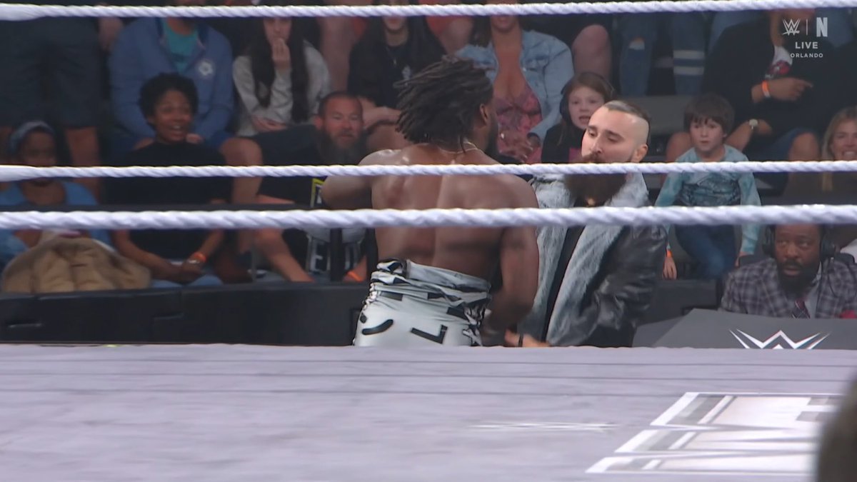 wrestlemovement's tweet image. Tony D helps The Vanity Project win the NXT Tag Team Championships

#wwenxt