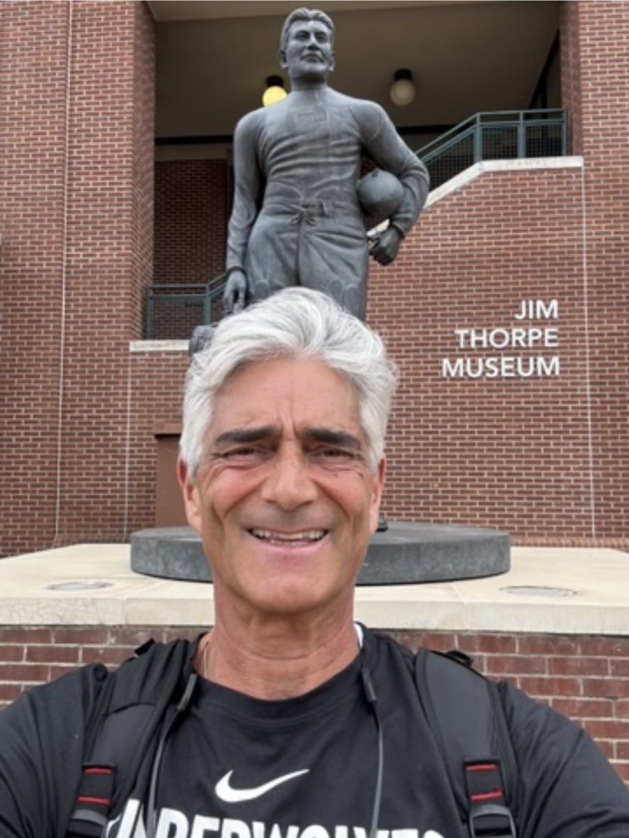 frankgarza57's tweet image. In the 80s @uidaho, I met a champion long before the world did; Dan O’Brien.
After the heartbreak of the 1992 USA  Olympic Trials, he didn’t complain. He stayed. He cheered. He led.
When you squeeze the lemon, the juice tells the truth and his is pure champion.
Proud of his work