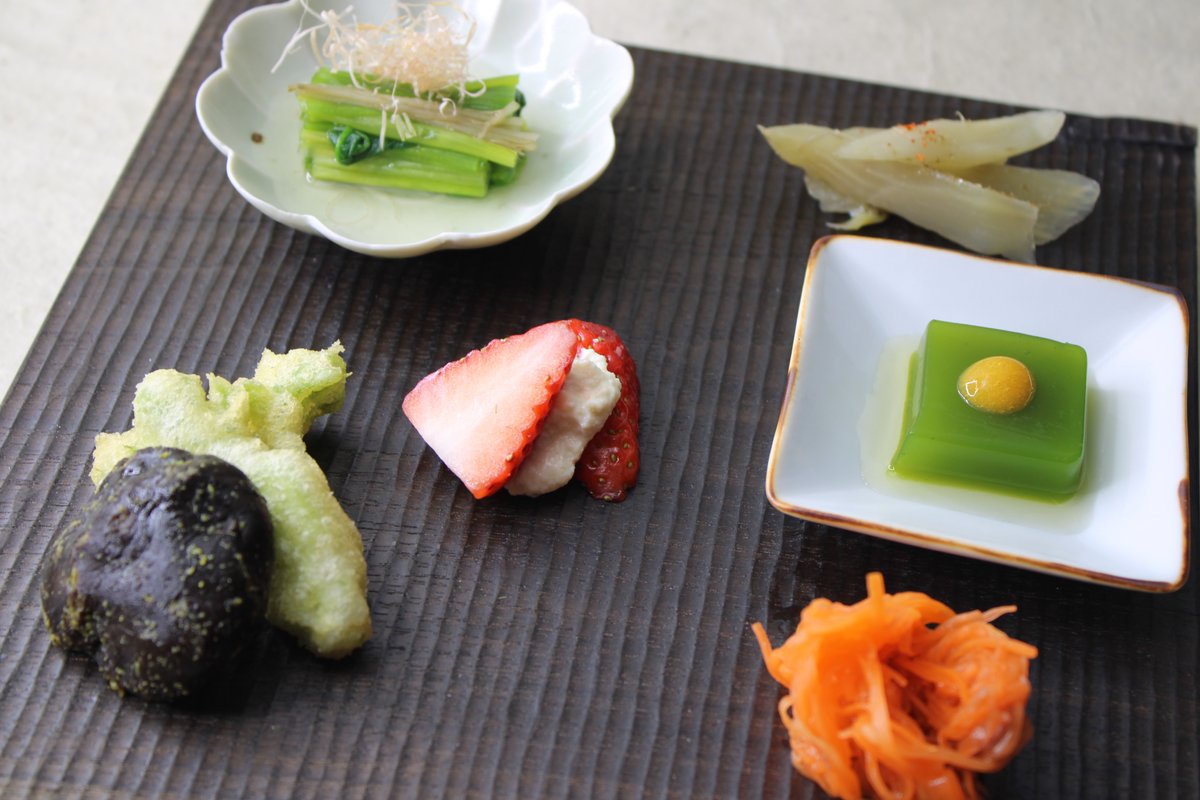 jp_restaurant's tweet photo. 【坐来大分2月メニューZarai Oita Seasonal Menu❄️】  東京にいながら大分県の郷土料理を存分に楽しめる「坐来大分」Zarai Oita in Tokyo’s fashionable Ginza district spares nothing in giving diners an unforgettable Oita culinary experience. https://t.co/dFuFtFMq5Y #坐来大分 #銀座グルメ https://t.co/DVCnPSwAzZ