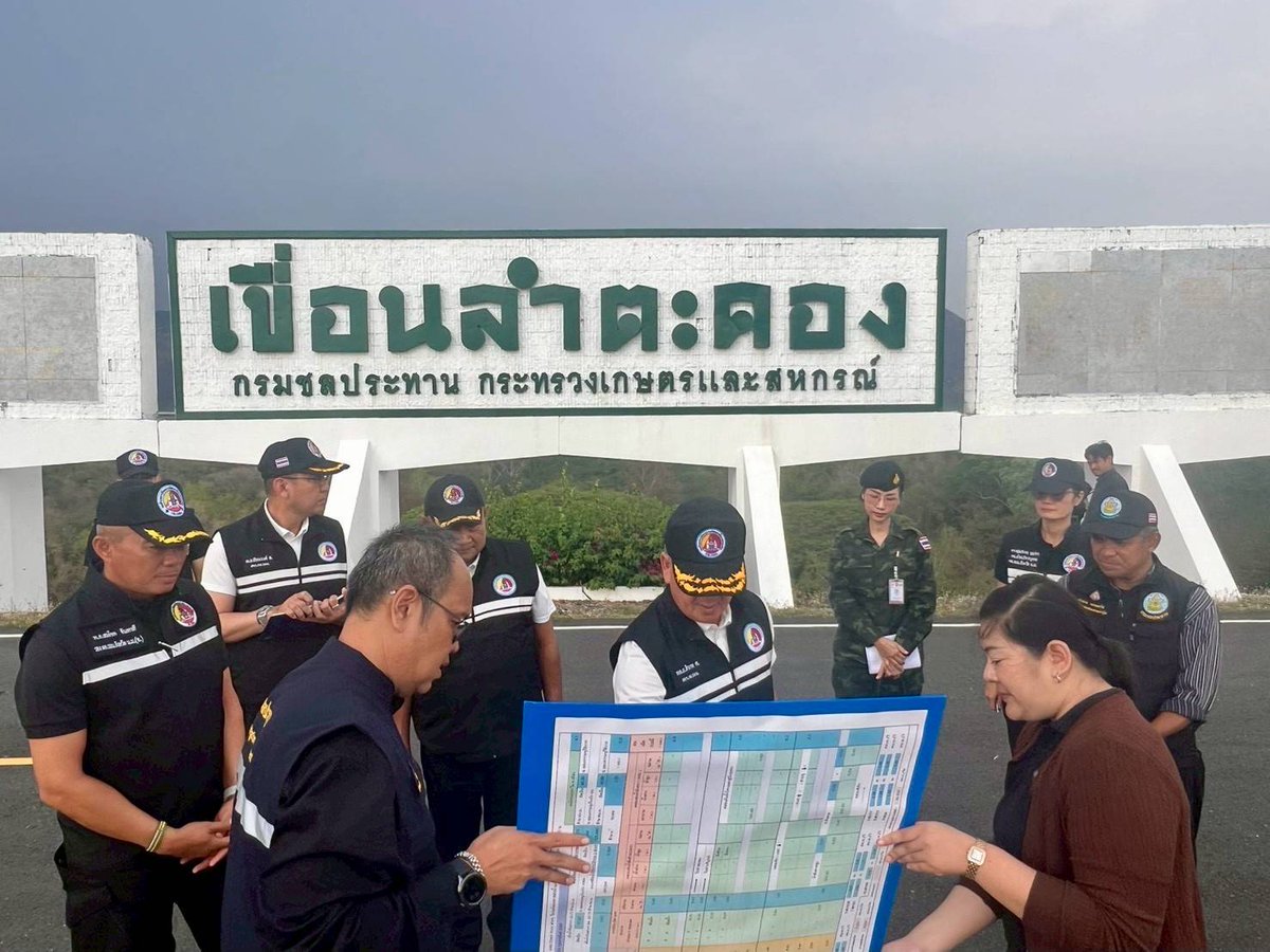 oiginspect's tweet photo. วันที่ 24 ก.พ.69 กอ.รมน.จังหวัดนครราชสึมา นำจเร.กอ.รมน.ตรวจเยี่ยมการบูรณาการร่วมกับหน่วยปกครองในพื้นที่ เพื่อเตรียมแผนรับมือต่อการบริหารจัดการน้ำต้นทุนเหนือเขื่อนลำตะคอง พื้นที่เก็บน้ำ ความยาว 241 กม.  893,759 ไร่ ให้เพียงพอต่อสภาวะภัยแล้งในพื้นที่ภาคอีสานตอนกลาง https://t.co/t4WNyPbQT4