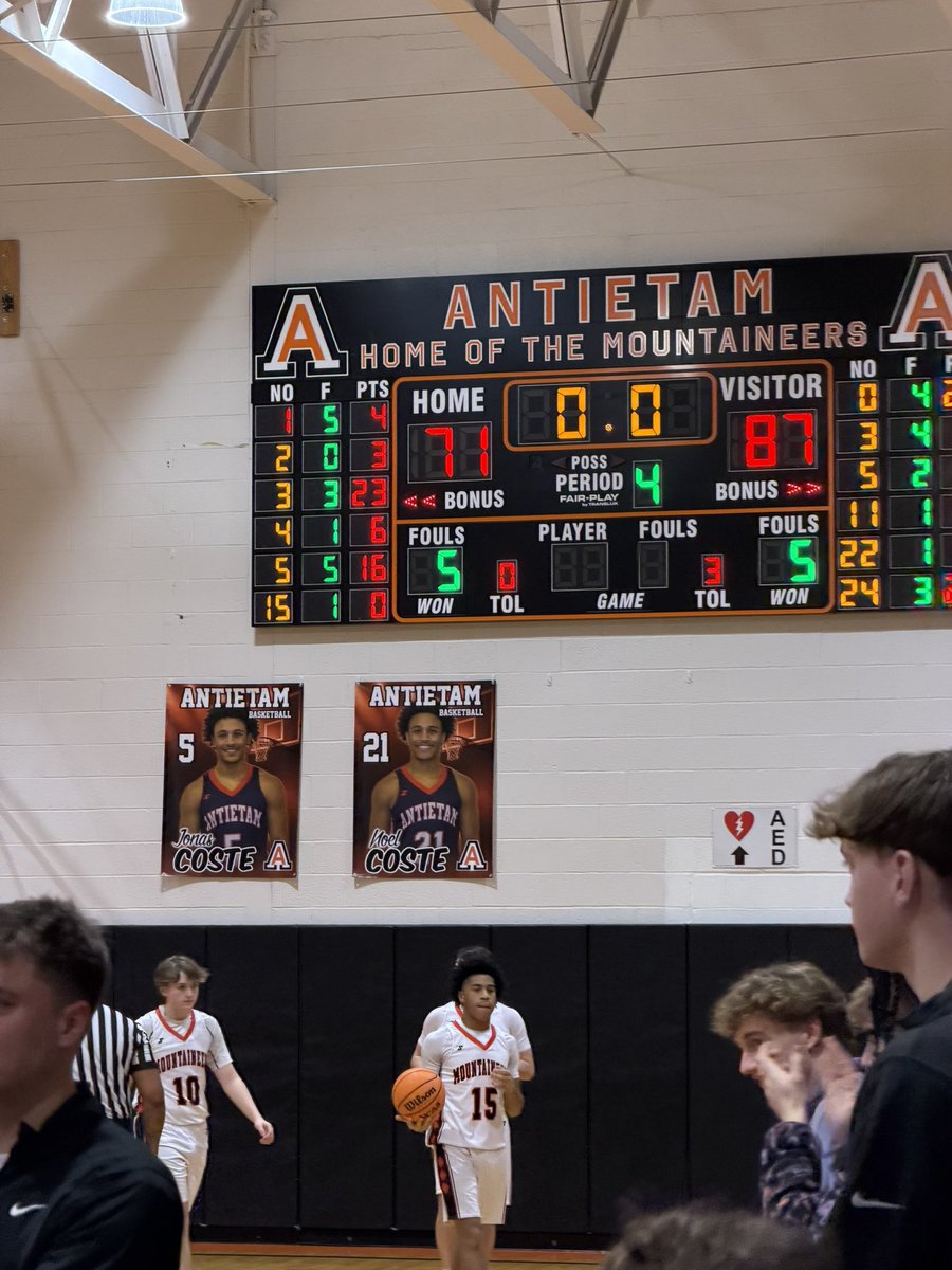 bohrnma's tweet photo. Lancaster Catholic wins 3A PIAA District 3 third place game, 87-71, over Antietam. On to States!  @JasonGuarente @JeffReinhart77 @LNPSports @LLhoops #lchsyes https://t.co/49vbB3fgqm