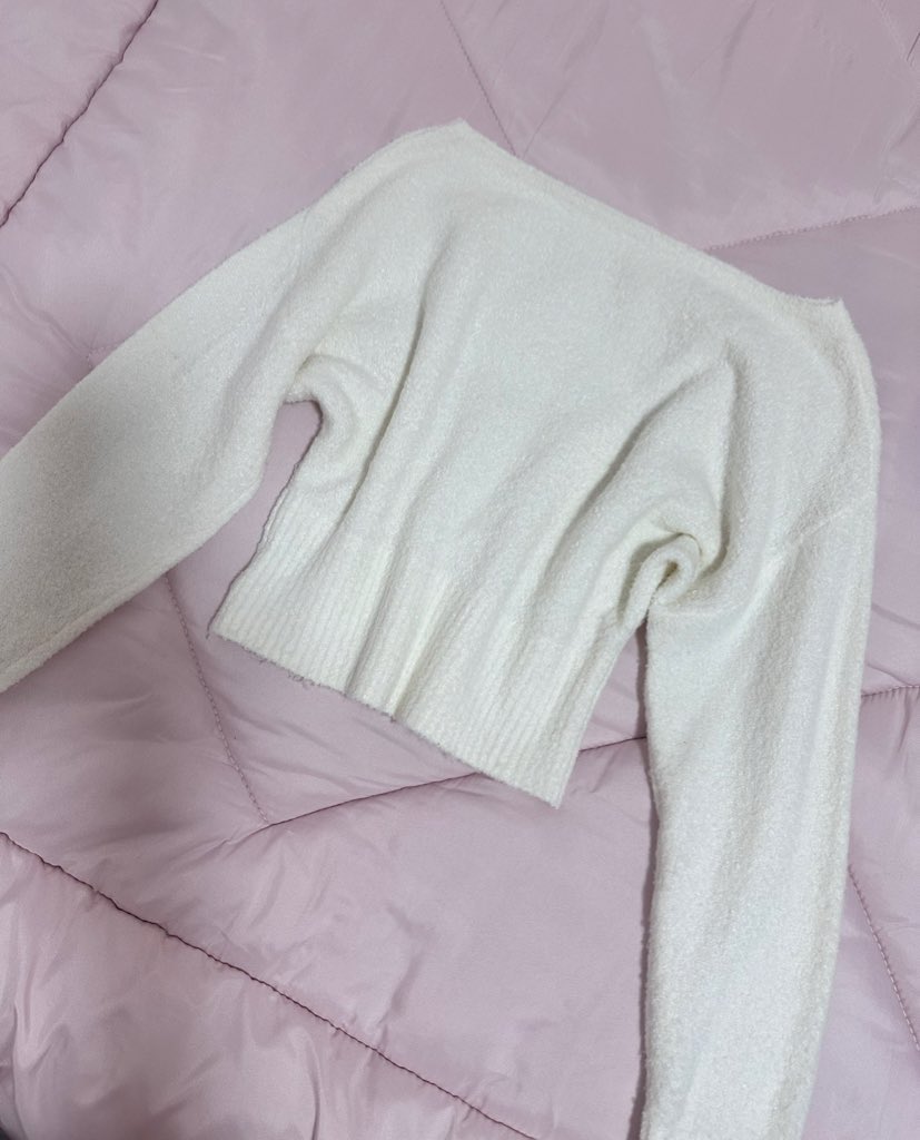 ส่งต่อเสื้อผ้า รองเท้า กระเป๋า 🤍 tweet media