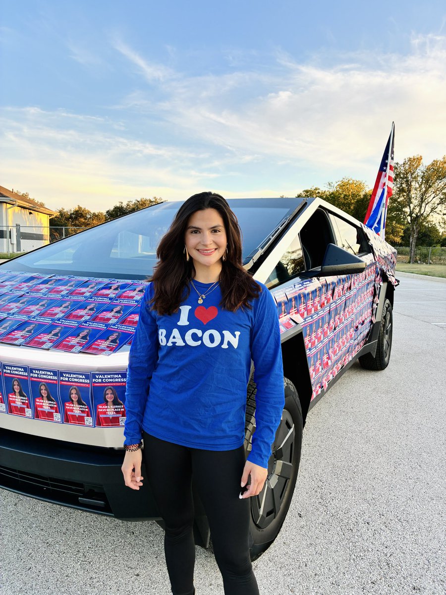 Valentina Gomez tweet media