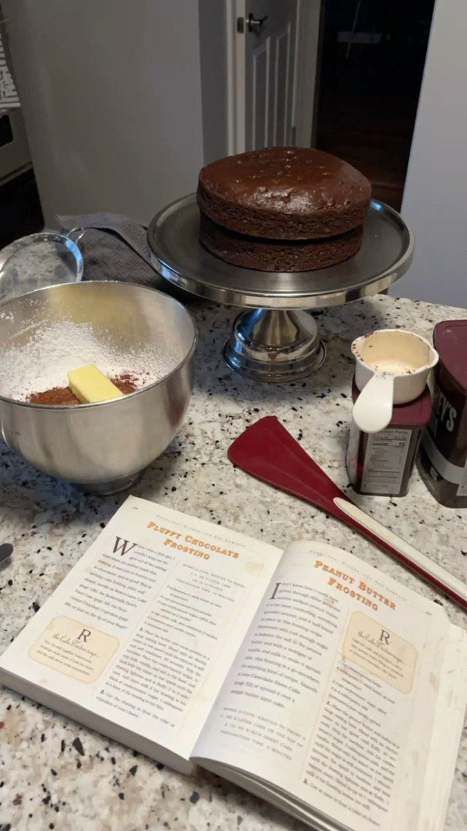 raycharm tweet media