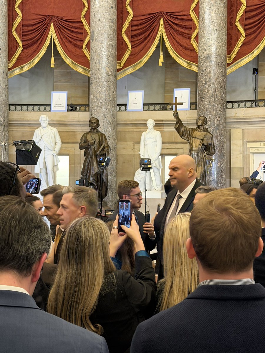 Bill Melugin tweet media