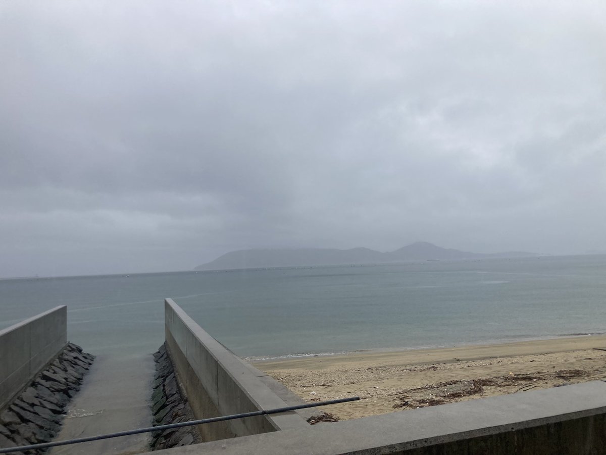 yamadayacoffee's tweet photo. おはようございます♪
屋島は雨が降っています。
焙煎中です。

【屋島焙煎所】
現在屋島焙煎所
珈琲豆を焙煎したり、珈琲豆の選別したりする作業所となっています。
電話　087-841-6621

珈琲豆、テイクアウト販売⬇️
【春日水神市場内　山田屋珈琲店】
高松市木太町2836-1
10:00〜17:00   無休 https://t.co/LQQQ5NDPHW