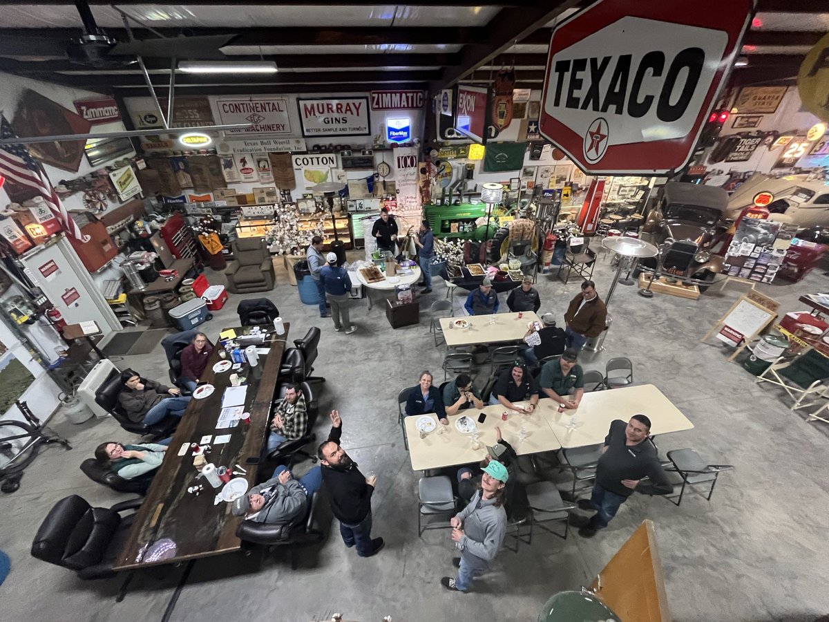 Lloyd Arthur tweet media