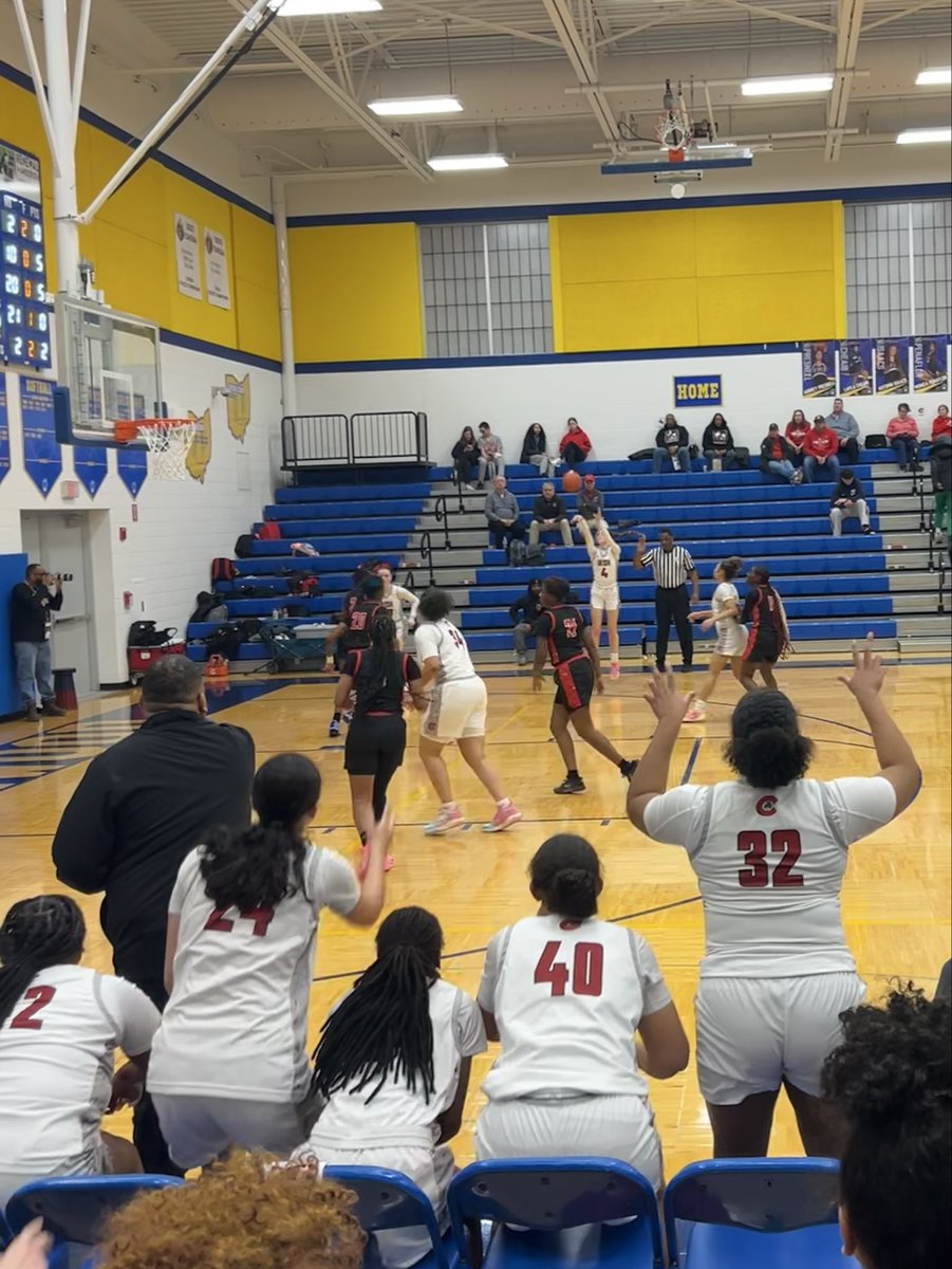 LadyIrishBB's tweet photo. With 8 minutes left to play in the District Semifinals your #LadyIrish lead 32-21. Let’s #GoLadyIrish☘️ https://t.co/rWhLCQkFnM