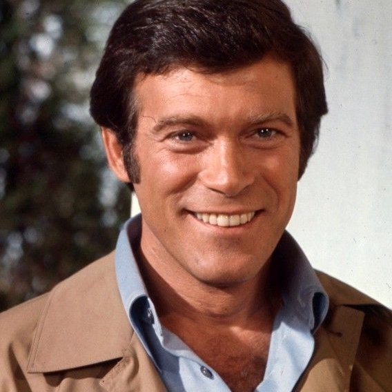 DrBuzz_Forensic's tweet image. Actor Christopher George was #BornOnThisDay, Feb. 25, 1931. Known for his TV series The Rat Patrol (1966-'68).The former marine battled smoking, drinking &amp;amp; was physically injuryed during a past filming accident, passed in 1983 (age 52) from #heartattack #RIP #GoneTooSoon #hunk