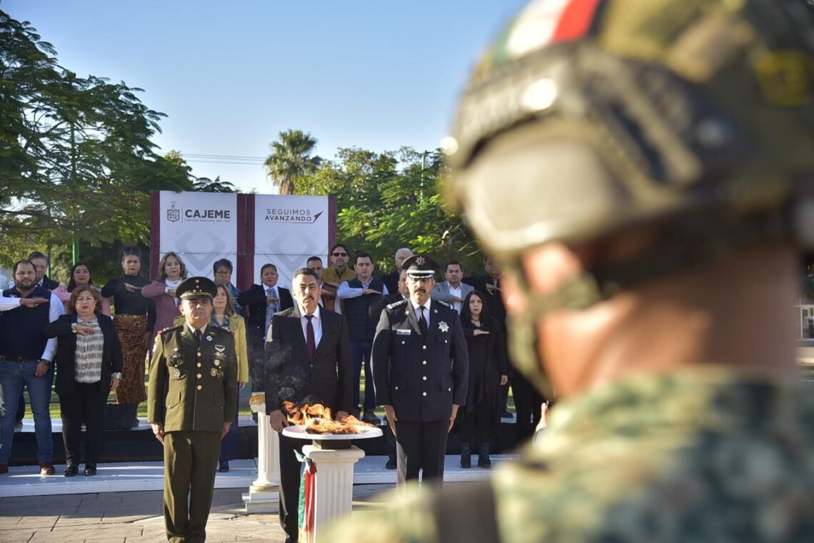 Preside Javier Lamarque desfile Civico Militar por el día de la bandera sucesosenlinea.mx/preside-javier… <a href="/JavierLamarque_/">Javier Lamarque</a> <a href="/JOAQUINGALAZ10/">JOAQUIN GALAZ</a> <a href="/AytoCajeme/">Secretaria del Ayuntamiento Cajeme</a> <a href="/MunicipioCajeme/">Municipio de Cajeme</a> <a href="/VickyEspinozaHM/">Diputada Vicky Espinoza</a> <a href="/PatyPatinoF/">Paty Patiño</a> <a href="/plutarcoesp/">Plutarco Sanchez Patiño</a> <a href="/juntosheriberto/">Heriberto Aguilar</a> <a href="/AdolfoSalazar_/">Adolfo Salazar</a> <a href="/FernandoRVM/">Fernando Rojo de la Vega</a>