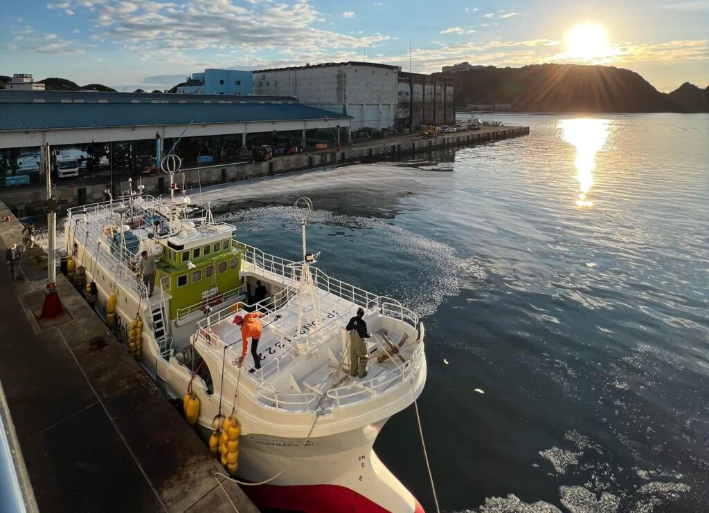 🌊沖縄・糸満｜近海マグロはえ縄【株式会社三高】
未経験から月給35.5万円〜（7カ月目以降）。最低保証あり、航海中食費無料。体力仕事×長期乗船、本気で稼ぎたい人向け。海が好きで覚悟を持てる方へ。
☞ job.fishermanjapan.com/job/8619/