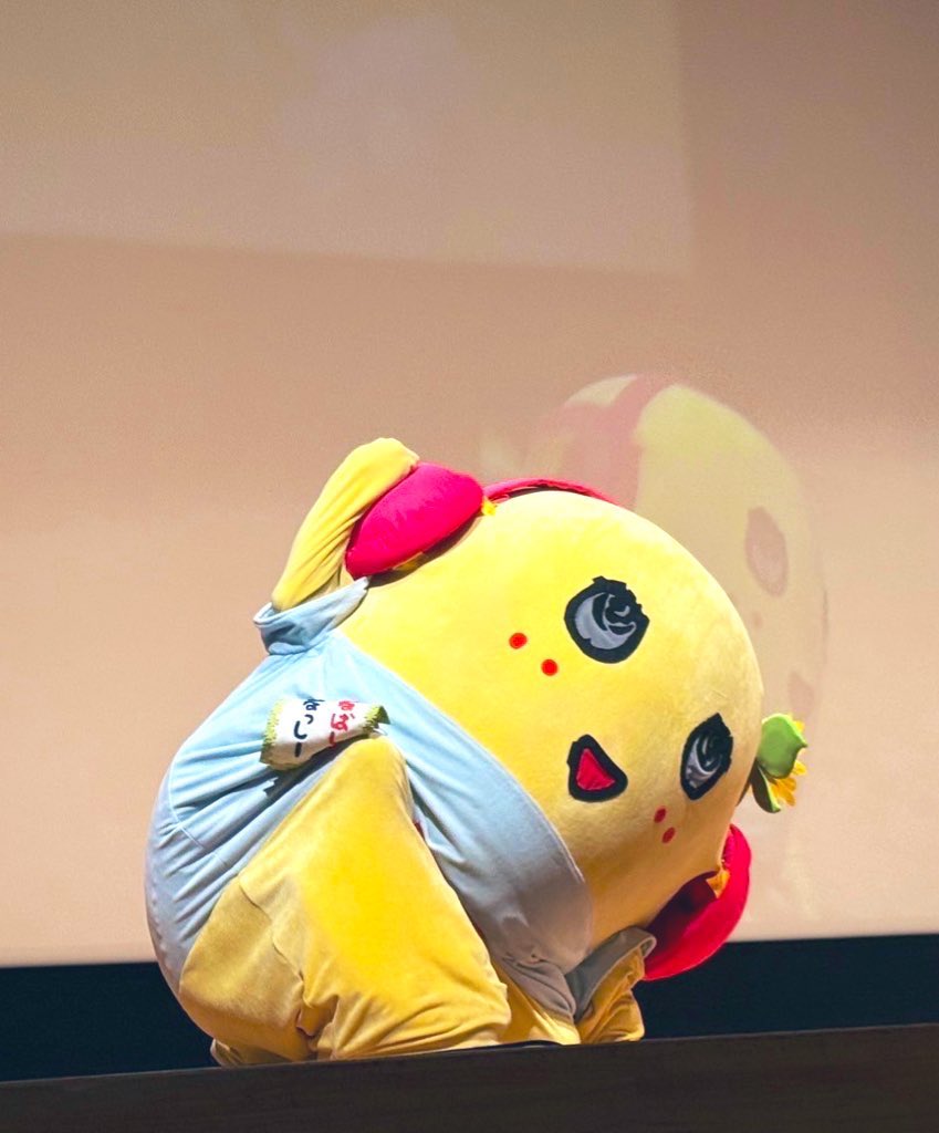 ☆特級呪霊みぃちゃん 前世→(。゜▽゜)シラミ💙 (@mii_funa0705