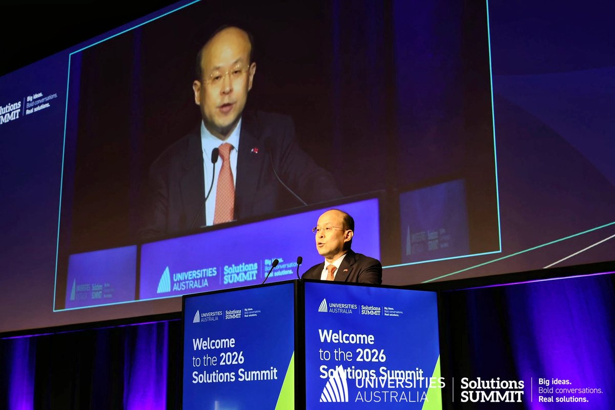 uniaus's tweet photo. His Excellency Xiao Qian, Ambassador of the People's Republic of China, delivers his keynote address on deepening practical engagement in education, and jointly unfolding a new chapter of innovative development at the #UASolutionsSummit. https://t.co/dwlYo4Ti9U