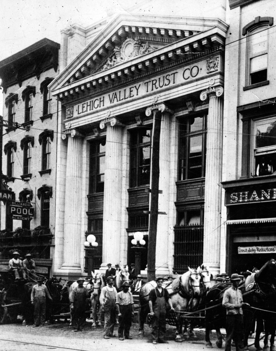 Vault634's tweet photo. These photos may have been taken many years apart, but one thing is constant: the beauty of the Lehigh Valley Trust Building. From horses and street cars to today's automobiles passing by, this building has stood the test of time!

Learn more: https://t.co/KYNEFfCNLt https://t.co/B3ajKupFrr