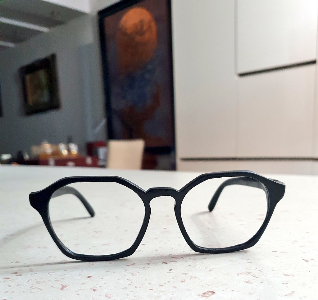 عینک چوبی ساز(امیرحسین) tweet media