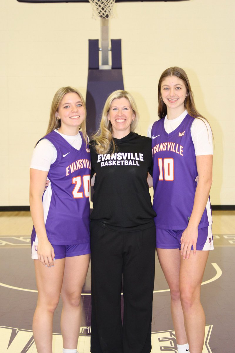 Ella Burleson tweet media