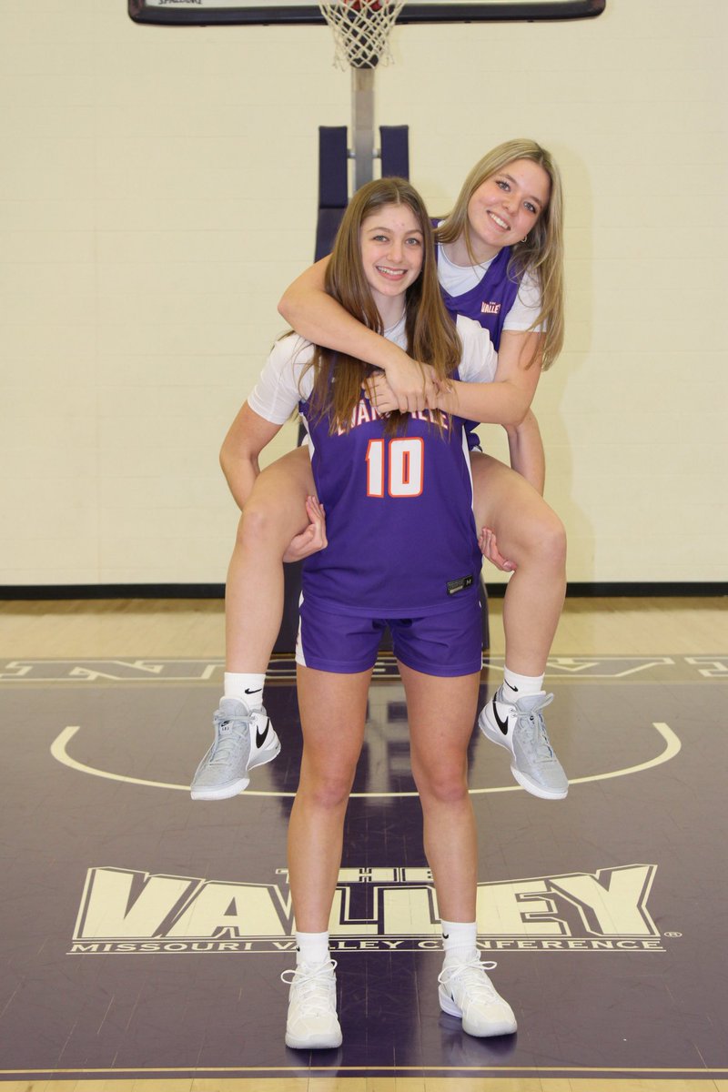 Ella Burleson tweet media