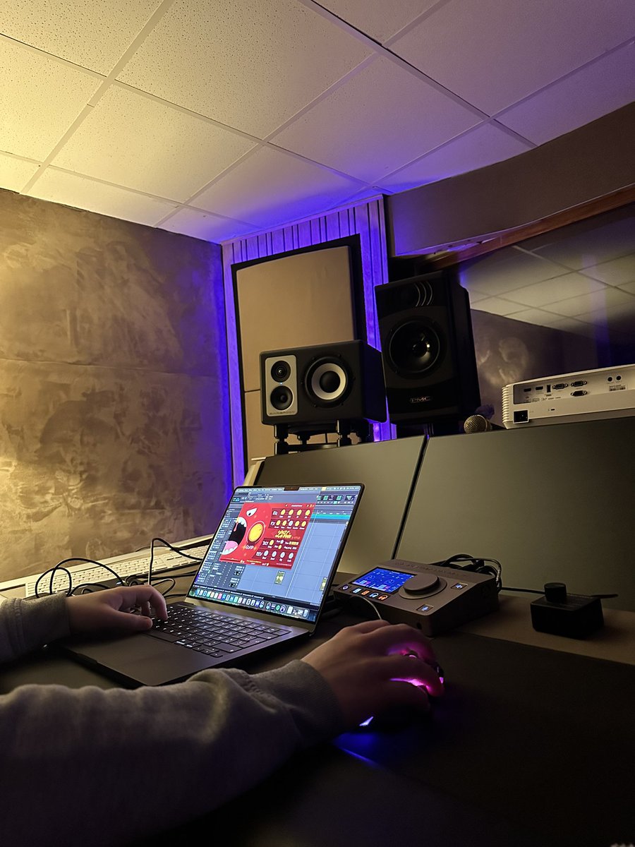 oui la rumeur est vraie je sors un nouveau morceau 🌸 #productif #charbon